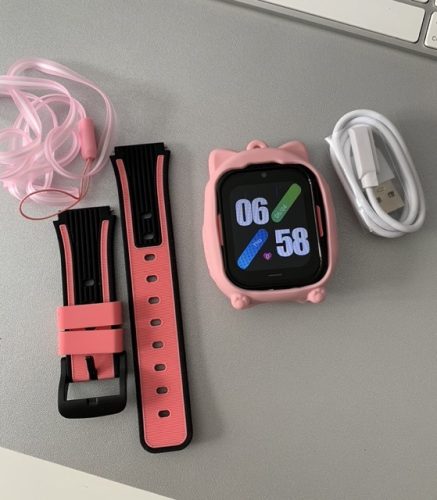 Click pentru a vizualiza full screen Smartwatch Copii LUMAUDiO® Ping cu 4G și GPS, Husă de Silicon Inclusă photo review